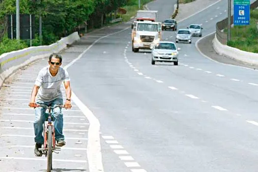 CCR ViaOeste orienta ciclistas sobre segurança nas rodovias