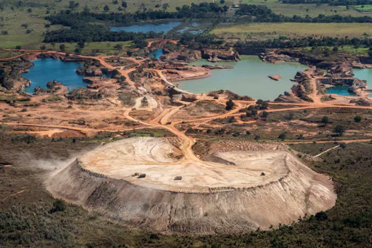 Edições Sesc SP e o fotógrafo João Farkas lançam “Pantanal”