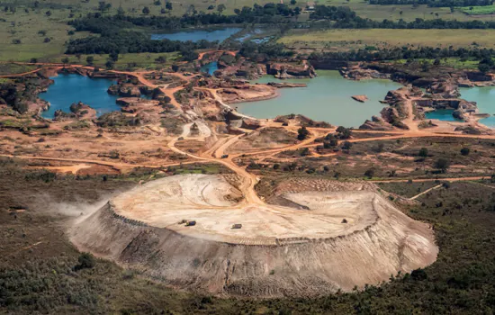 Edições Sesc SP e o fotógrafo João Farkas lançam “Pantanal”