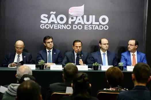 Governo SP apresenta reestruturação de carreira de professor com salário inicial de R$4mil