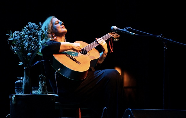 Consuelo de Paula encerra circulação do show Maryákoré no MIS em SP