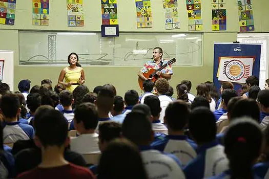 Alunos recebem projeto Eu Conto, Tu Contas, do Sesc