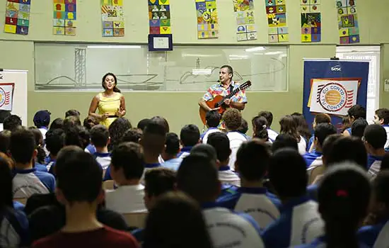 Alunos recebem projeto Eu Conto