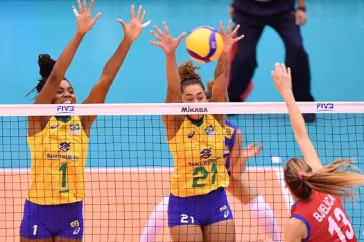 A seleção brasileira feminina de vôlei estreou com vitória na Copa do Mundo