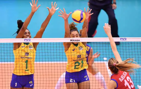 A seleção brasileira feminina de vôlei estreou com vitória na Copa do Mundo