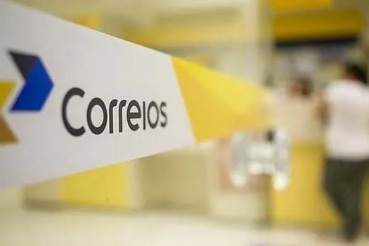 Correios começa distribuição de livros didáticos para todo o país