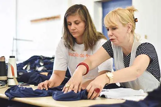 Em projeto social, moradoras confeccionam uniformes para alunos de Ribeirão Pires