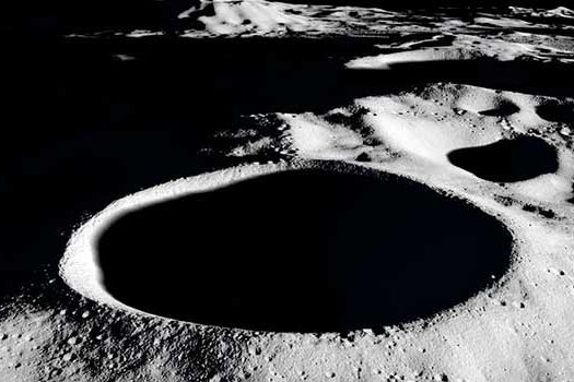 Nasa encontra reservatórios de água em toda a superfície da Lua
