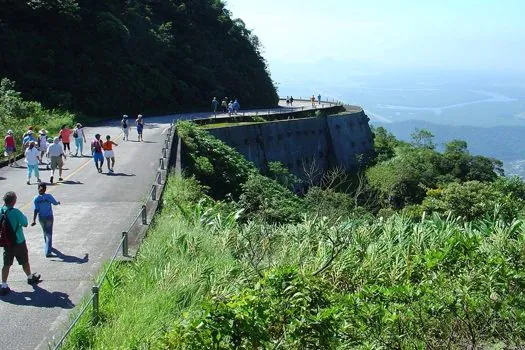 Parque Caminhos do Mar é opção de passeio ao ar livre com a família na estrada de Santos