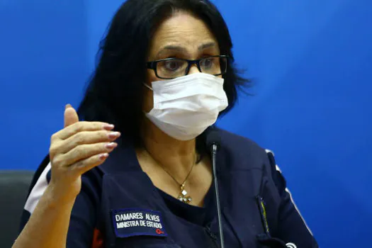 Sem Censura desta segunda (31) recebe a ministra Damares Alves