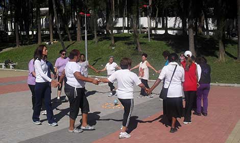 Diademais Saúde promove dança circular no Parque do Paço