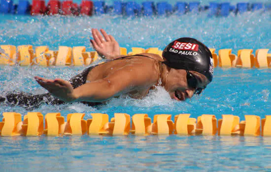 Nadadores do Sesi-SP iniciam disputa do Troféu José Finkel