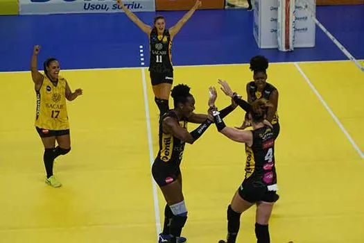 SUPERLIGA Feminina: Dentil/Praia Clube vence o Fluminense e segue invicto