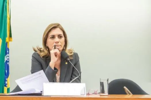 Rosana Valle pede que Relações Exteriores resgate brasileiros no Sudão