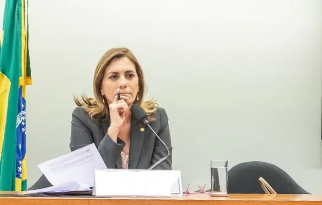 Rosana Valle pede que Relações Exteriores resgate brasileiros no Sudão