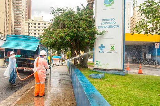 Com aumento de casos de coronavírus, Semasa reforça desinfecção de ruas e avenidas