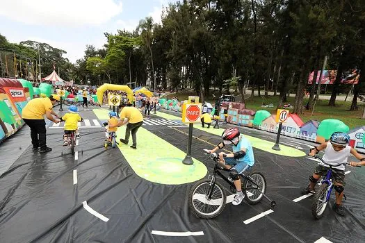 Festa do Dia das Crianças leva 5 mil pessoas à Praça da Moça, em Diadema