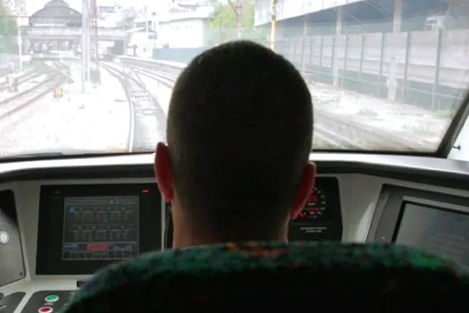 Maquinistas da CPTM fazem apresentação musical em homenagem ao Dia do Ferroviário