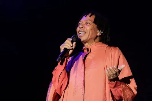 Djavan leva nova turnê a São Paulo