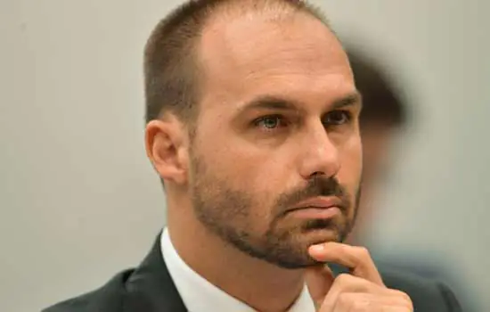 China rebate declaração de Eduardo Bolsonaro sobre coronavírus: “contraiu vírus mental”