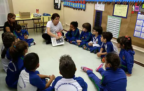 Profissionais da Educação infantil recebem capacitação no Cecape