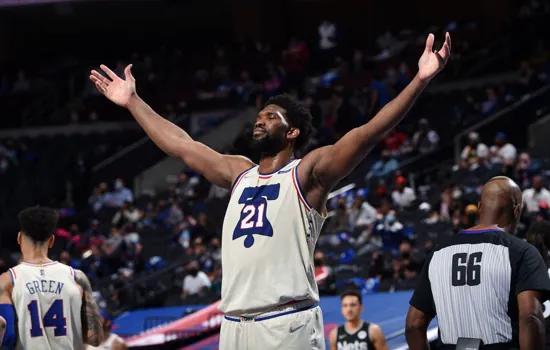 Joel Embiid acerta contrato máximo de quatro anos e R$ 1 bilhão com os 76ers