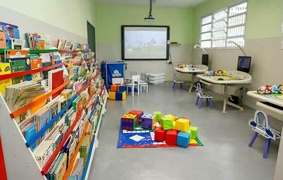 Prefeito de São Caetano entrega mais uma escola revitalizada no Bairro Nova Gerty