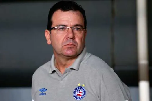 Há 8 rodadas sem vencer, Ceará anuncia saída do técnico Enderson Moreira