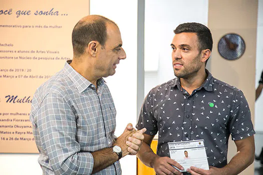 Prefeitura entrega 90 credenciais e amplia Feira de Artesanato no Chico Mendes