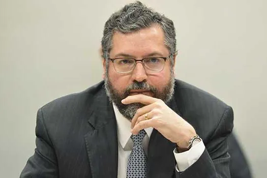 Chanceler Ernesto Araújo afirma que nazismo ‘é de esquerda’