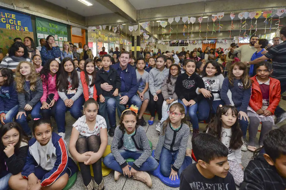 Programa Escola de Portas Abertas completa dois meses