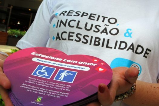 Ação em Santo André conscientiza sobre respeito às vagas para pessoas com deficiência