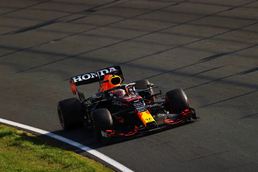 F1: Verstappen volta à liderança no campeonato