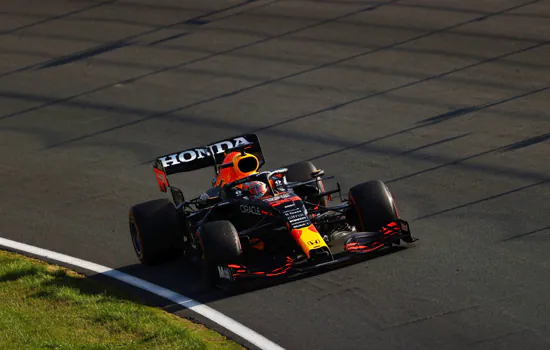 F1: Verstappen volta à liderança no campeonato