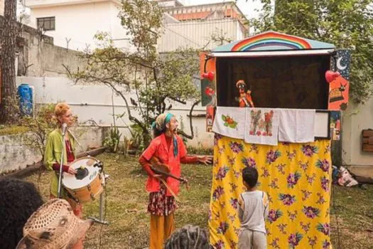 Praças públicas da Zona Sul e Zona Oeste recebem teatro de fantoche