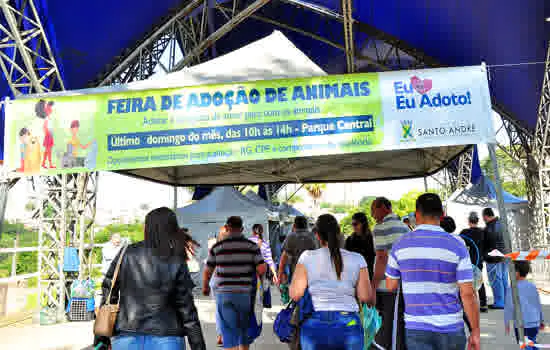 Programa Moeda Pet troca garrafas plásticas por ração animal em Santo André