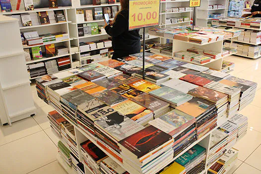 Feira do Livro retorna ao Atrium Shopping