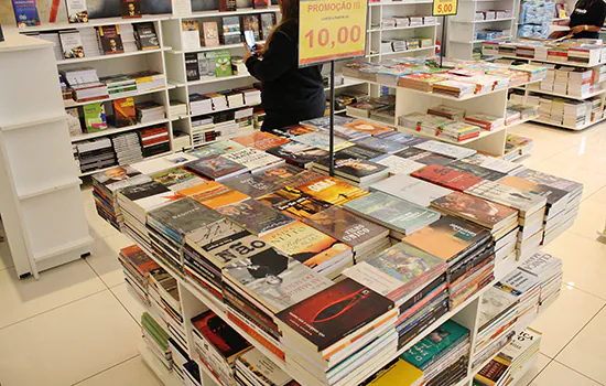 Feira do Livro retorna ao Atrium Shopping