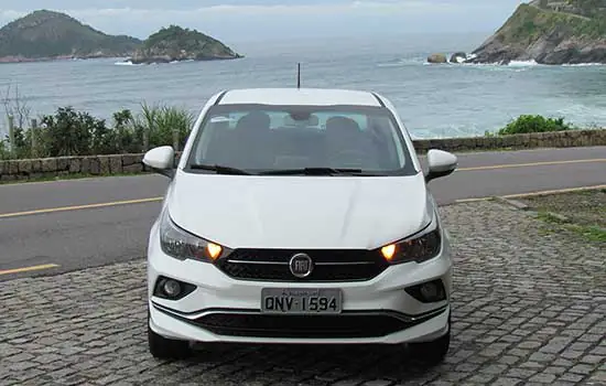 Fiat Cronos – Cardápio completo