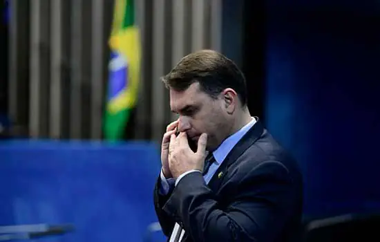 Promotoria do Rio vai ao STF contra decisão que deu foro privilegiado a Flávio Bolsonaro