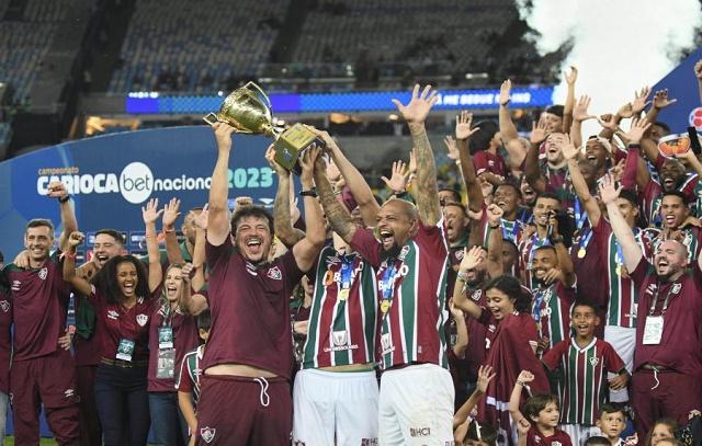 Fluminense goleia Flamengo e conquista o bicampeonato carioca