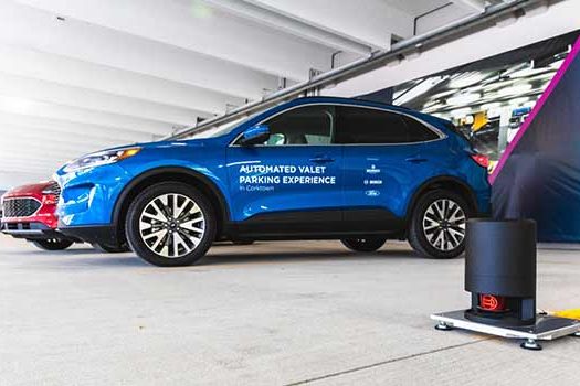 Ford e Bosch apresentam nova tecnologia de manobrista automatizado