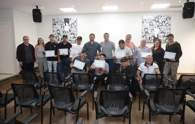 Profissionais dos setores de hotéis e alimentos de Santo André concluem curso de bartender