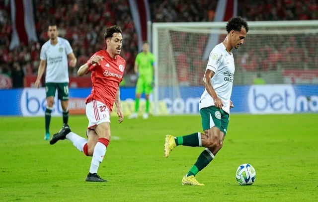 Internacional vence Goiás por 1 a 0