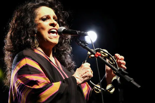 Gal Costa faz show gratuito no Teatro Sérgio Cardoso