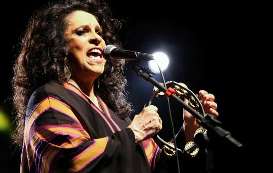 Gal Costa faz show gratuito no Teatro Sérgio Cardoso