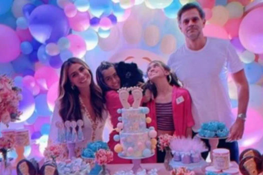 Giovanna Antonelli comemora aniversário de 11 anos das filhas gêmeas