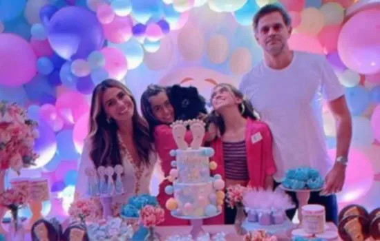 Giovanna Antonelli comemora aniversário de 11 anos das filhas gêmeas