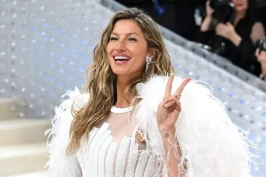 Após separação, Gisele Bündchen comparece sozinha ao Met Gala