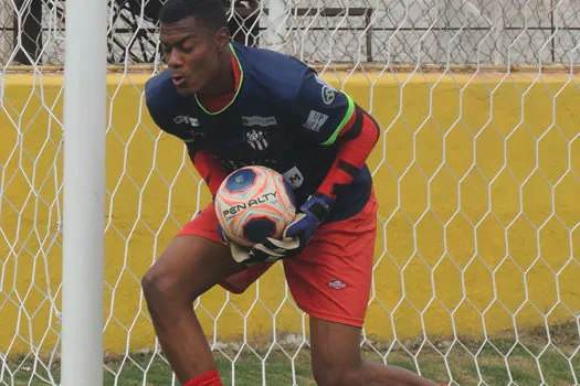 Goleiro Allan Thiago revela amadurecimento pelo Cachorrão